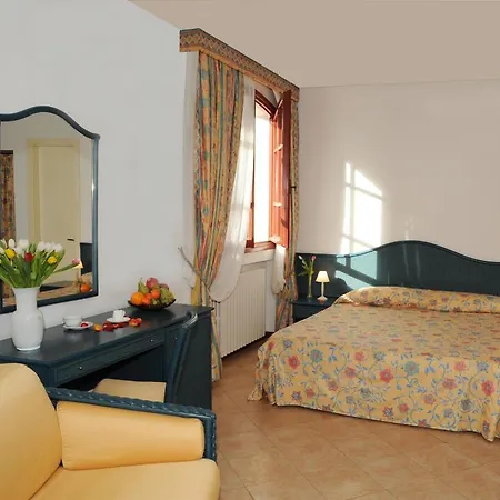 Azzurra Affittacamere 3*