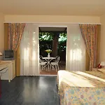 La Azzurra Guest house