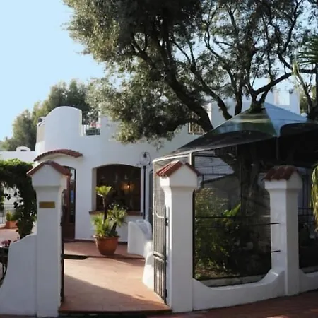 Gasthuis La Azzurra 3*